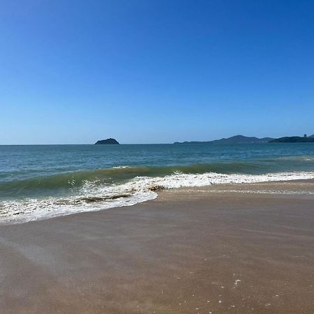 Ape Estilo Resort C/ Pe Na Areia E Vista Mar, Proximo Ao Beto Carrero Piçarras Buitenkant foto