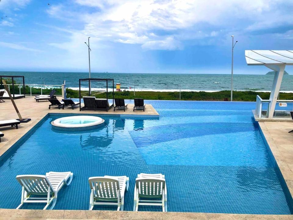 Ape Estilo Resort C/ Pe Na Areia E Vista Mar, Proximo Ao Beto Carrero Piçarras Buitenkant foto